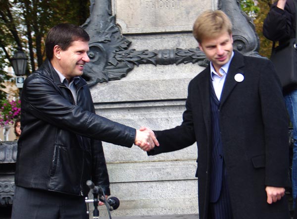 Как депутаты жилье снимают. /О. Бондаренко/ Как депутаты жилье снимают. /О. Бондаренко/