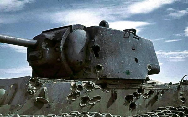 Подвиг экипажа КВ-1 под Расейняем Подвиг экипажа КВ-1 под Расейняем