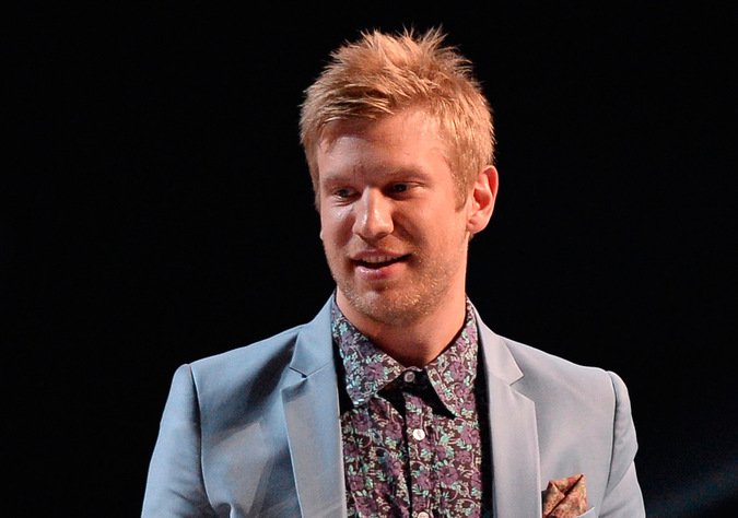 Источник: Иван Дорн, выступая в России, спонсирует украинских карателей Источник: Иван Дорн, выступая в России, спонсирует украинских карателей