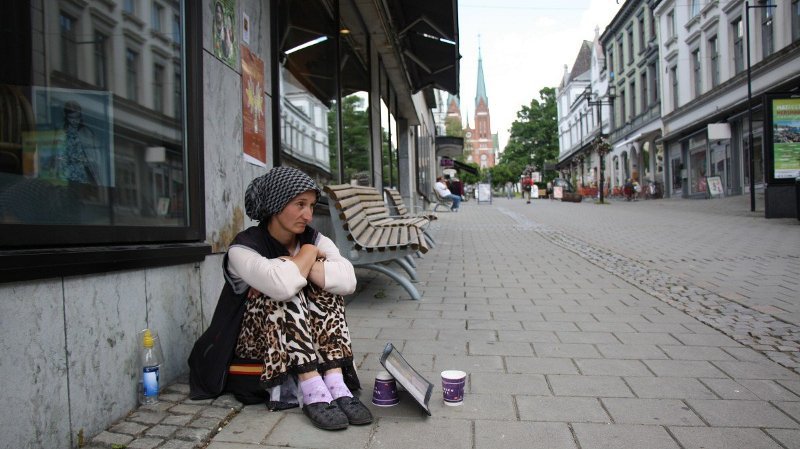 Властит Норвегии намерены запретить попрошайничество Властит Норвегии намерены запретить попрошайничество