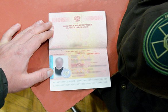 Штирлиц не знал, что в нем выдавало русского разведчика... то ли антенна длиной 30 м Штирлиц не знал, что в нем выдавало русского разведчика... то ли антенна длиной 30 м