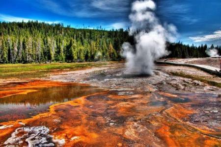 Профессор МГУ утверждает: Йеллоустон и вправду вот-вот бахнет Профессор МГУ утверждает: Йеллоустон и вправду вот-вот бахнет
