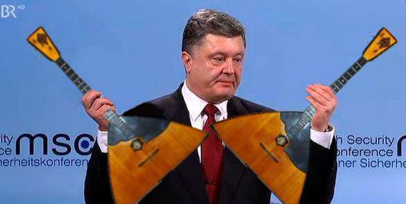 Порошенко в Мюнхене показывал фокус с паспортами Порошенко в Мюнхене показывал фокус с паспортами