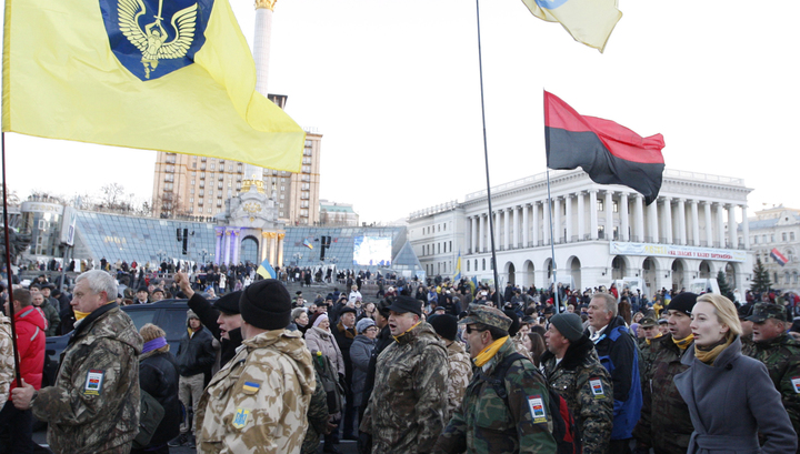 Херои "Батальонное братство" и солдатские матери собрались на Майдане Херои "Батальонное братство" и солдатские матери собрались на Майдане