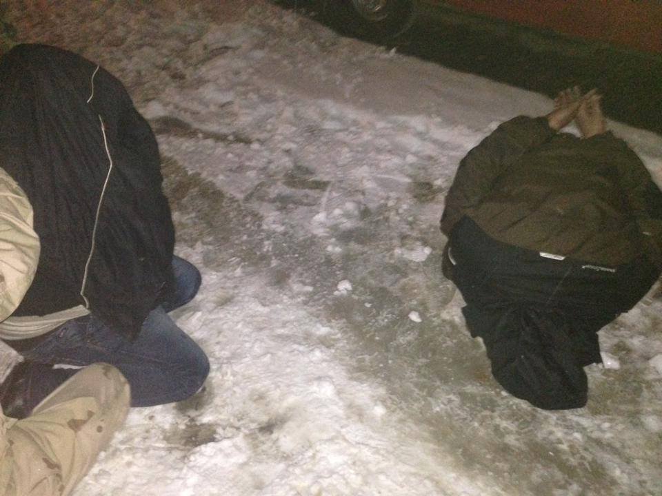 Вести из Цэевропы: в Закарпатье нацисты-правосеки жестоко отоварили... пособников нацистов Вести из Цэевропы: в Закарпатье нацисты-правосеки жестоко отоварили... пособников нацистов