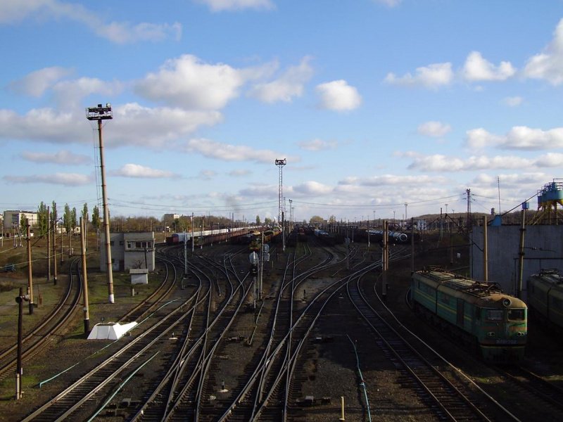 Кто разрушил железнодорожный узел в Дебальцево? Кто разрушил железнодорожный узел в Дебальцево?