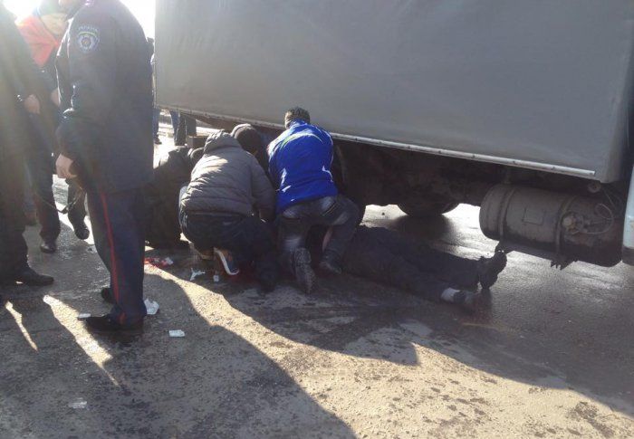 В Харькове прогремел взрыв на митинге — погибли евромайдановцы В Харькове прогремел взрыв на митинге — погибли евромайдановцы