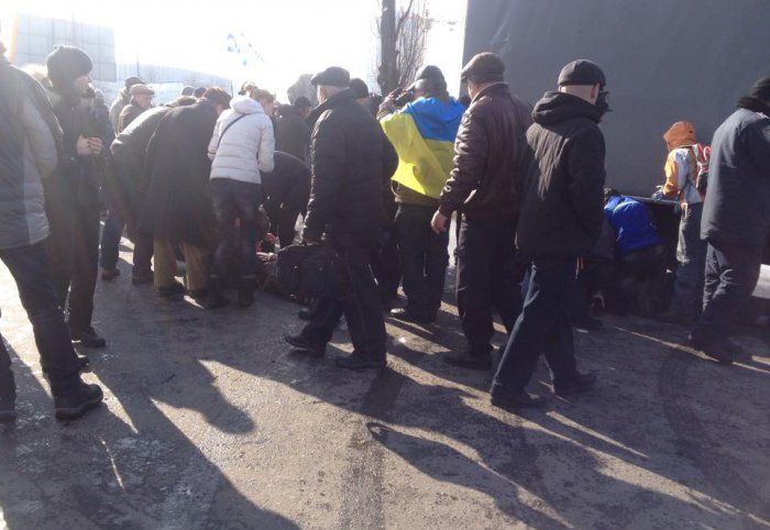 В Харькове прогремел взрыв на митинге — погибли евромайдановцы В Харькове прогремел взрыв на митинге — погибли евромайдановцы