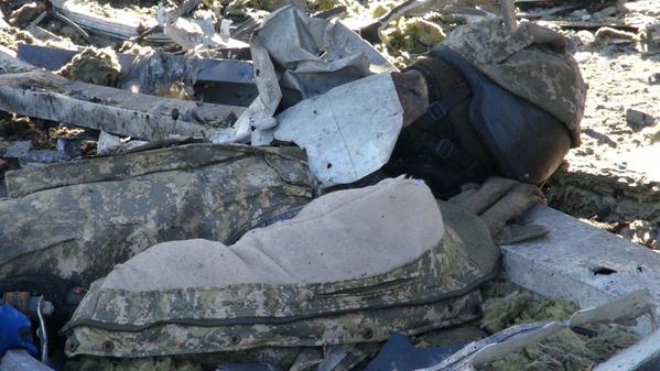 В Донецком аэропорту найдено 30 тел украинских военных 18+ В Донецком аэропорту найдено 30 тел украинских военных 18+