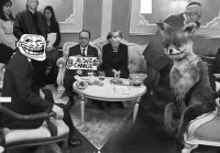 Порошенко попал между молотом и наковальней