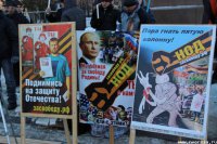 В Саратове прошел митинг "ватников" и "колорадов"