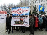 Работники Южмаша грозятся приехать в Киев выбивать долги по зарплате