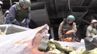 В Донецком аэропорту найдено 30 тел украинских военных 18+