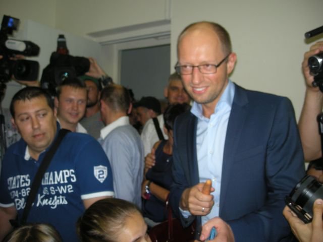 Вадим Титушко и Анна Дурицкая – выпускники одной школы Вадим Титушко и Анна Дурицкая – выпускники одной школы