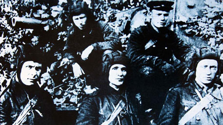 Уничтожить 22 танка за 30 минут. Подвиг танкиста Колобанова Уничтожить 22 танка за 30 минут. Подвиг танкиста Колобанова