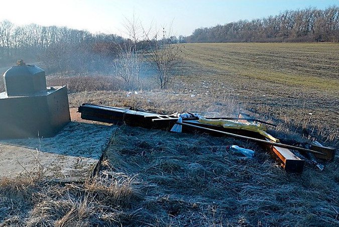 На Николаевщине сатанисты повалили и подожгли два поклонных креста На Николаевщине сатанисты повалили и подожгли два поклонных креста