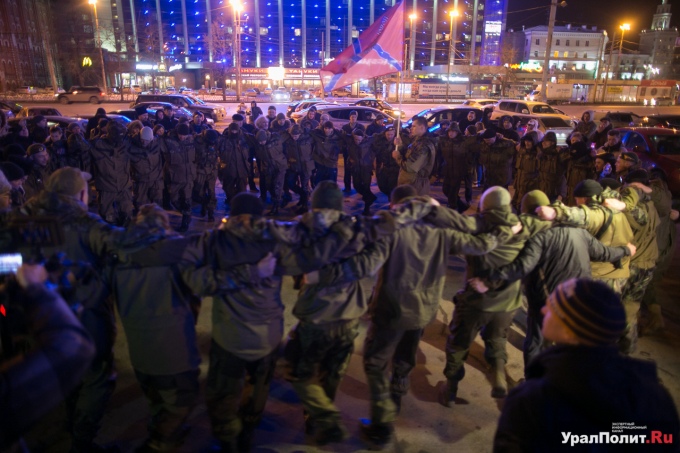 Из Екатеринбурга в Украину отправились 50 добровольцев (Фото, видео) Из Екатеринбурга в Украину отправились 50 добровольцев (Фото, видео)