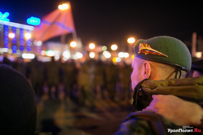 Из Екатеринбурга в Украину отправились 50 добровольцев (Фото, видео) Из Екатеринбурга в Украину отправились 50 добровольцев (Фото, видео)