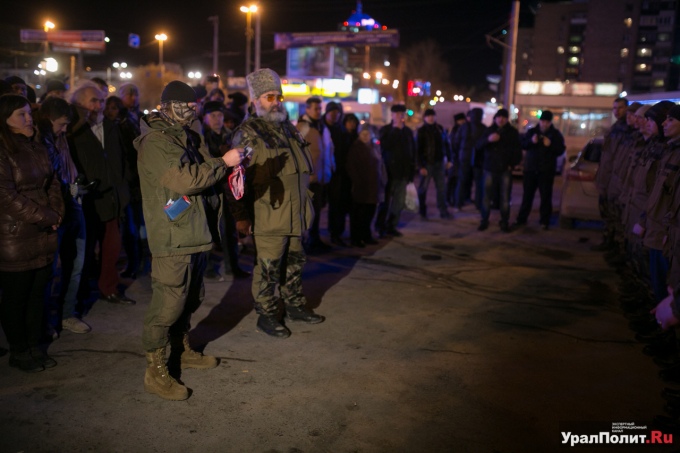 Из Екатеринбурга в Украину отправились 50 добровольцев (Фото, видео) Из Екатеринбурга в Украину отправились 50 добровольцев (Фото, видео)