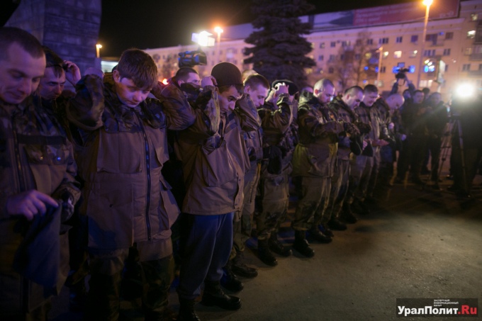 Из Екатеринбурга в Украину отправились 50 добровольцев (Фото, видео) Из Екатеринбурга в Украину отправились 50 добровольцев (Фото, видео)