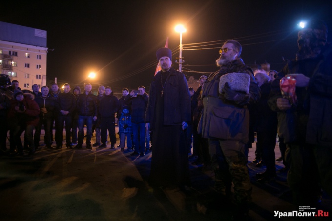 Из Екатеринбурга в Украину отправились 50 добровольцев (Фото, видео) Из Екатеринбурга в Украину отправились 50 добровольцев (Фото, видео)