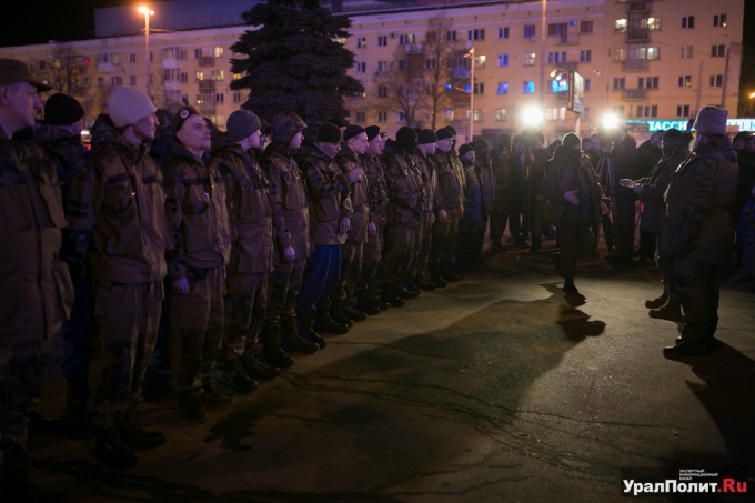 Из Екатеринбурга в Украину отправились 50 добровольцев (Фото, видео) Из Екатеринбурга в Украину отправились 50 добровольцев (Фото, видео)