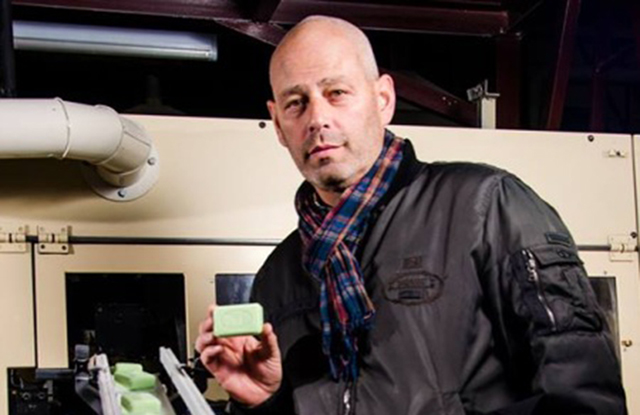 Полуобнаженная жена харьковского политика стала звездой Интернета Полуобнаженная жена харьковского политика стала звездой Интернета