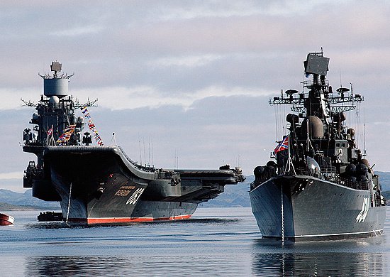 Владимир Путин отдал указание о приведении Северного флота, отдельных соединений Западного военного округа и ВДВ в полную боевую готовность Владимир Путин отдал указание о приведении Северного флота, отдельных соединений Западного военного округа и ВДВ в полную боевую готовность