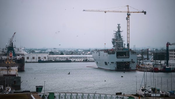 Рособоронэкспорт: Россия примет решение по "Мистралям" к маю