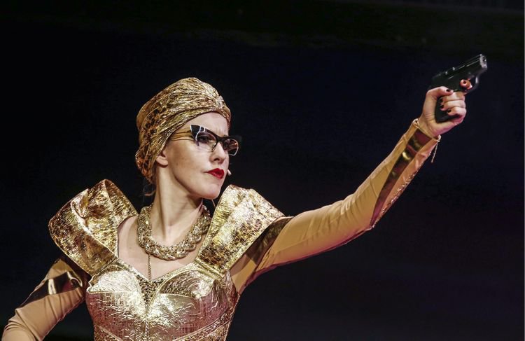 Дебют Собчак в «Женитьбе» обошелся бюджету в 360 тысяч рублей Дебют Собчак в «Женитьбе» обошелся бюджету в 360 тысяч рублей