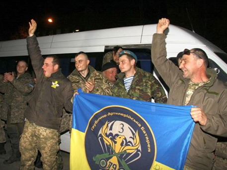 Силовики избили своего же за разговор на русском языке Силовики избили своего же за разговор на русском языке