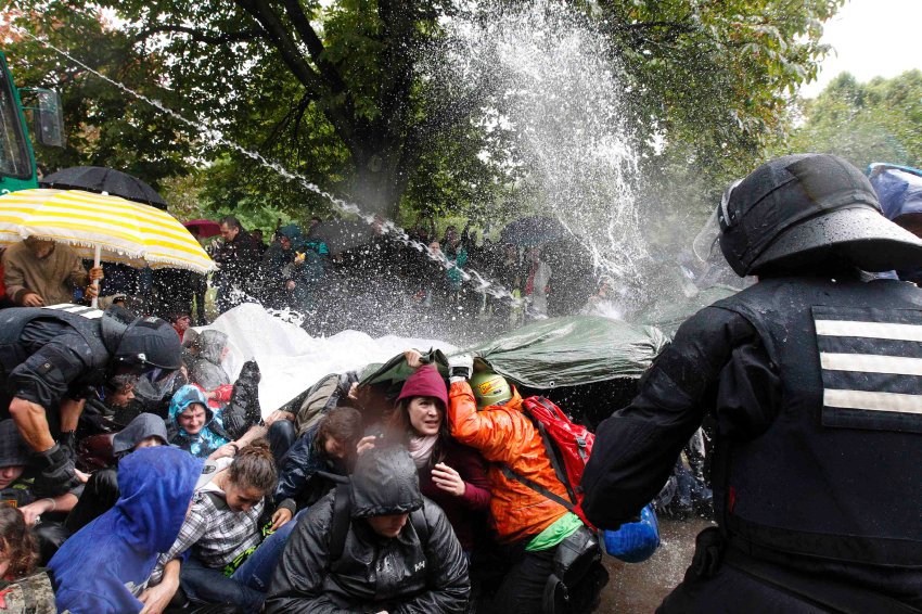 Хорошо смеётся тот, кто не клоун. О беспорядках во Франкфурте