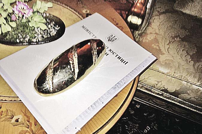 Куда пропал «золотой батон» Януковича Куда пропал «золотой батон» Януковича