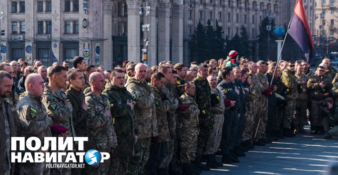 На Майдане провели «Молитву украинского националиста» На Майдане провели «Молитву украинского националиста»