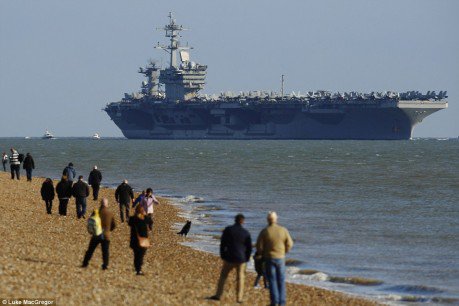Авианосец "Теодор Рузвельт" в ужасе убегает от русских подлодок и прячется у берегов Великобритании