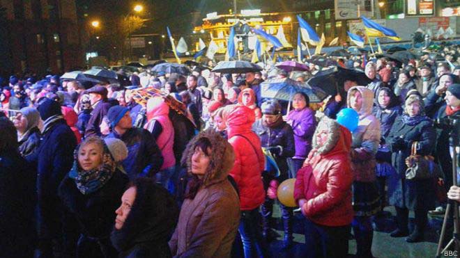 Митинг команды Коломойского «За единство Украины» в Днепропетровске Митинг команды Коломойского «За единство Украины» в Днепропетровске