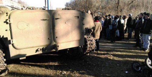 В Константиновке под гусеницами МТ-ЛБ ВСУ погибла 8-летняя девочка, еще 2 человека пострадали