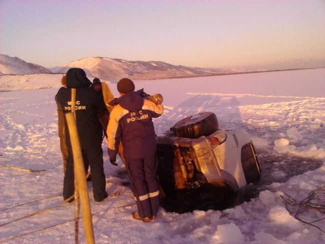 Сына Януковича отпели и похоронили в Севастополе. Верите?