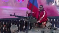Пророссийский рестлер приехал на бой на танке