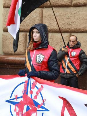 Движение «Антимайдан» провело акцию у американского посольства в Москве Движение «Антимайдан» провело акцию у американского посольства в Москве