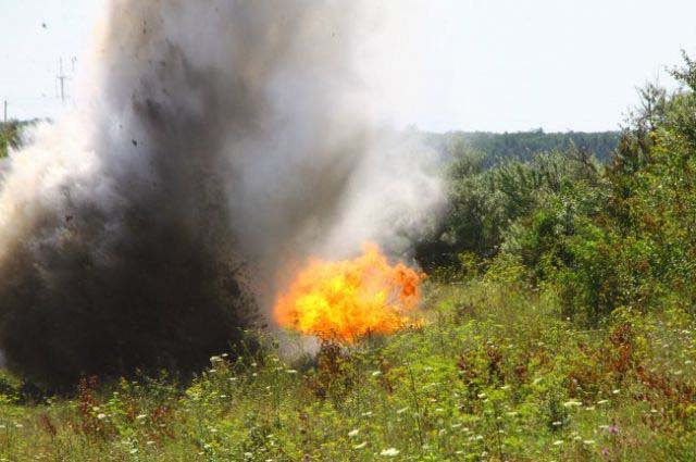 "Увидели фугас. Времени на раздумья не оставалось — не сговариваясь, решили на него наступить" "Увидели фугас. Времени на раздумья не оставалось — не сговариваясь, решили на него наступить"