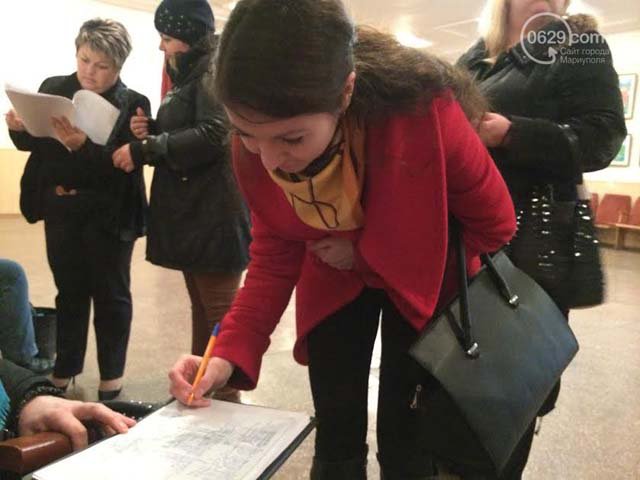 В Мариуполе активизировали сбор подписей за создание Приазовской области В Мариуполе активизировали сбор подписей за создание Приазовской области