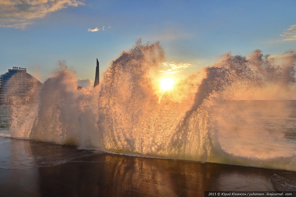 В Севастополе радуга и шторм. В Севастополе радуга и шторм.
