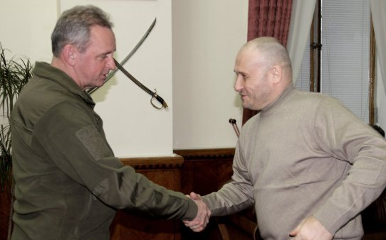 Фашист Ярош назначен советником Главнокомандующего ВСУ Фашист Ярош назначен советником Главнокомандующего ВСУ