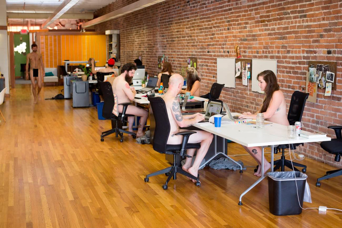 Голопом все в Европу! С голой ж......... Голопом все в Европу! С голой ж.........