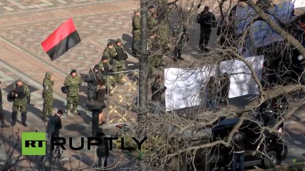 «Правый сектор» начинает пикетировать здание Верховной рады «Правый сектор» начинает пикетировать здание Верховной рады