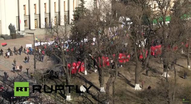 «Правый сектор» начинает пикетировать здание Верховной рады «Правый сектор» начинает пикетировать здание Верховной рады