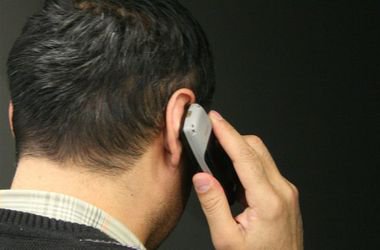 Депутаты разрешили прослушивать телефоны украинцев и читать их СМС Депутаты разрешили прослушивать телефоны украинцев и читать их СМС