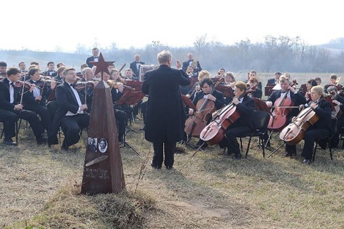 Украинский канал снял ко Дню Победы ролик по мотивам фильма «В бой идут одни старики» Украинский канал снял ко Дню Победы ролик по мотивам фильма «В бой идут одни старики»