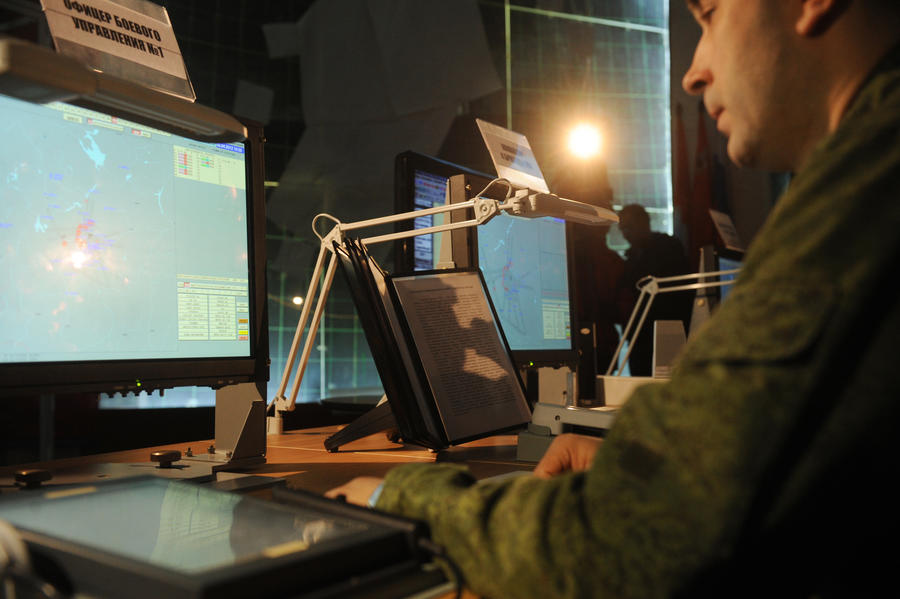 Войска воздушно-космической обороны РФ обнаружили группу спутников слежки за Россией Войска воздушно-космической обороны РФ обнаружили группу спутников слежки за Россией